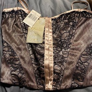 Guess brand new corset style top